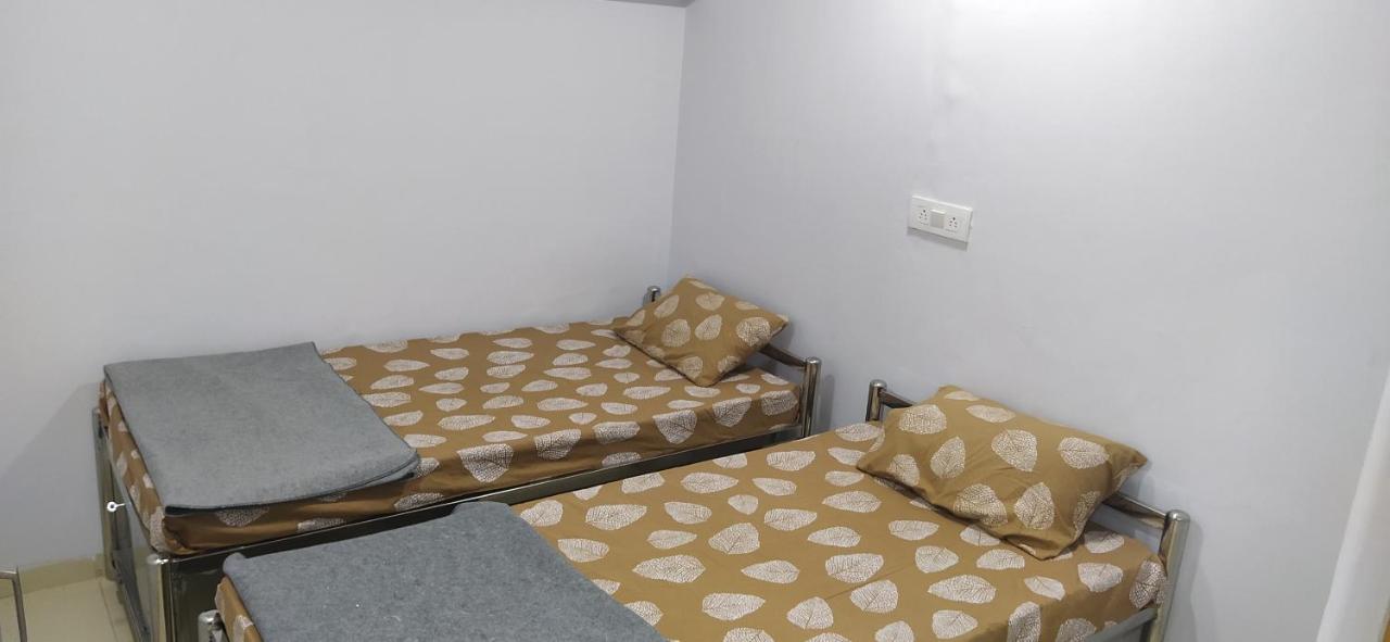 Shiv Sai Dormitory Vadodara Exterior photo