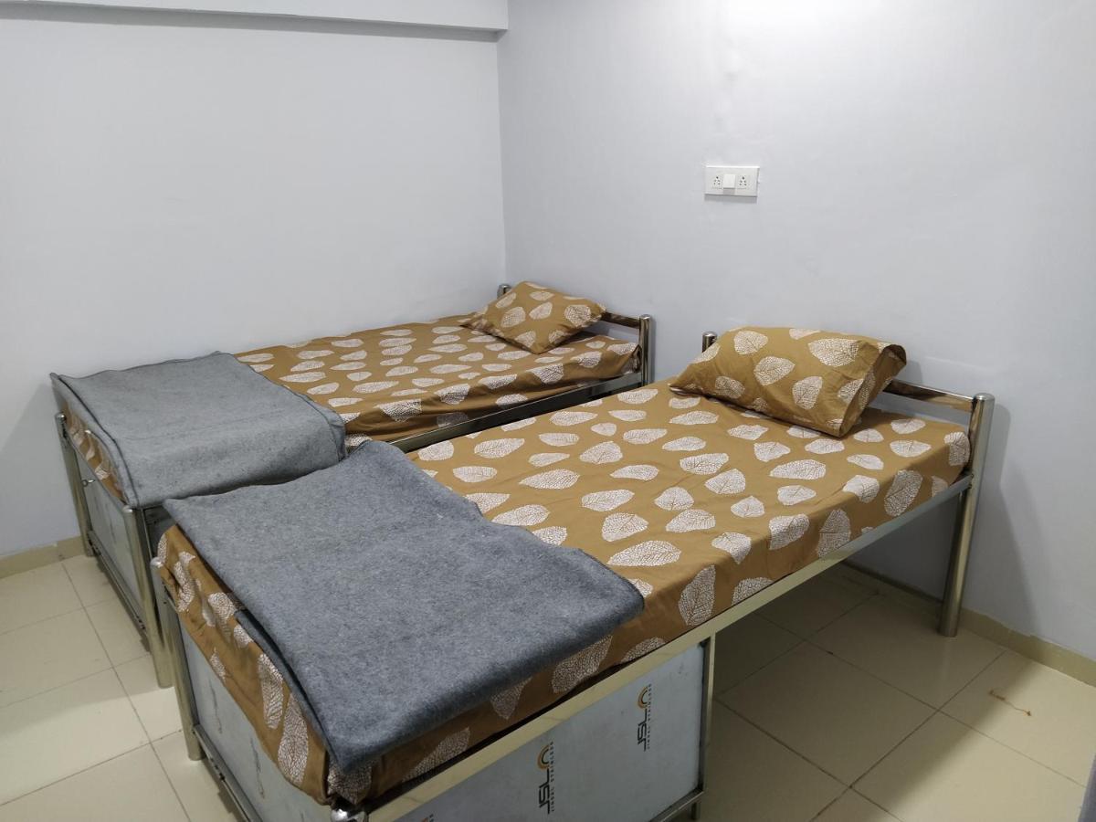 Shiv Sai Dormitory Vadodara Exterior photo